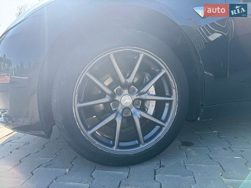 Седан Tesla Model 3 2018 в Харькове