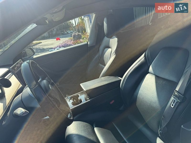 Седан Tesla Model 3 2018 в Харькове