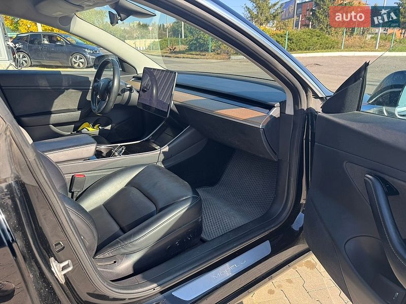 Седан Tesla Model 3 2018 в Харькове