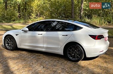 Седан Tesla Model 3 2022 в Новояворовске