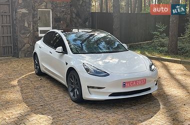 Седан Tesla Model 3 2022 в Новояворовске