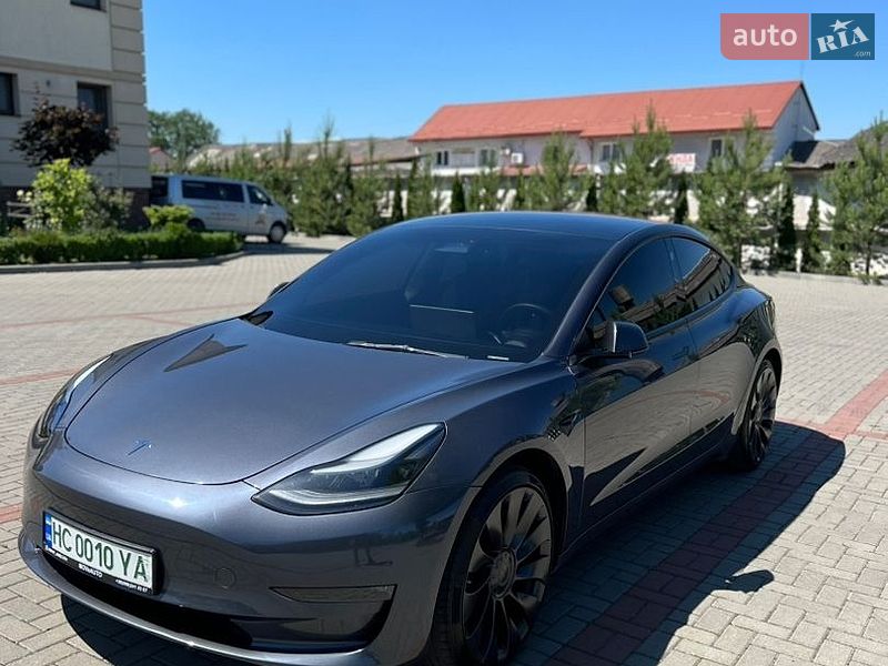 Седан Tesla Model 3 2023 в Золочеві