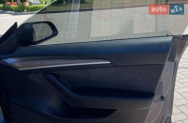 Седан Tesla Model 3 2023 в Золочеві
