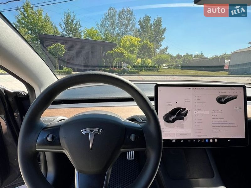 Седан Tesla Model 3 2023 в Золочеві