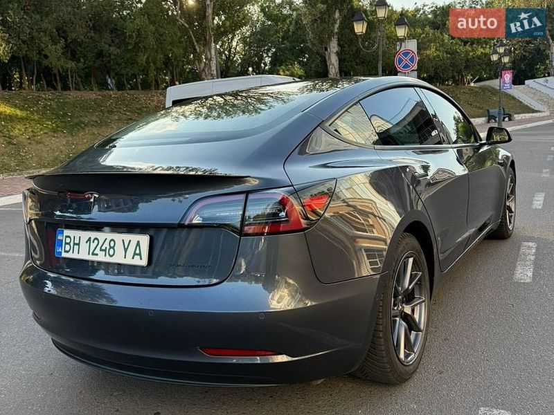 Седан Tesla Model 3 2021 в Одесі