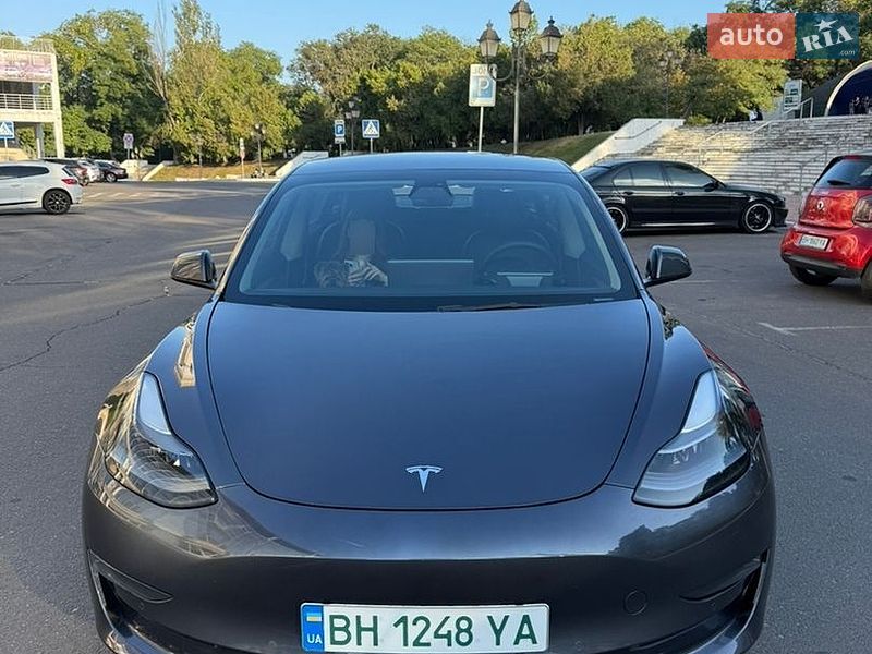 Седан Tesla Model 3 2021 в Одесі