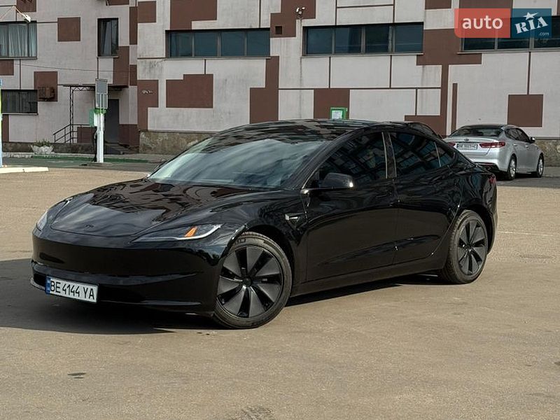 Седан Tesla Model 3 2025 в Миколаєві