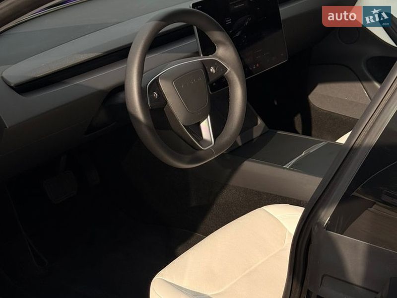 Седан Tesla Model 3 2025 в Миколаєві