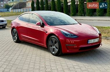 Седан Tesla Model 3 2021 в Хмельницком