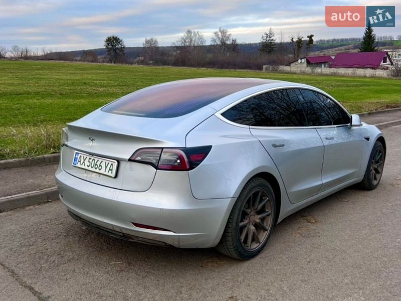 Седан Tesla Model 3 2018 в Ивано-Франковске