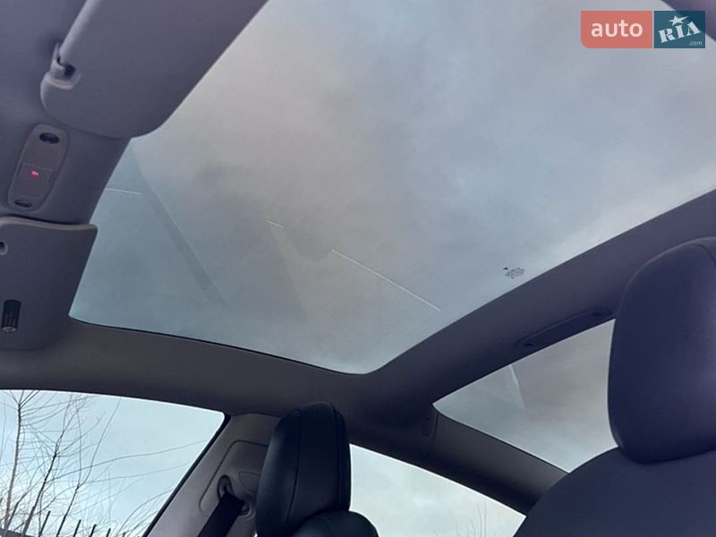 Седан Tesla Model 3 2018 в Ивано-Франковске