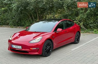 tesla model-3 2021 в Львов от профессионального продавца Yaryna Chaban