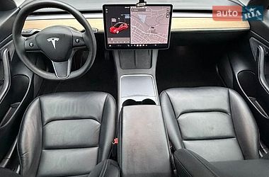 Седан Tesla Model 3 2021 в Львові