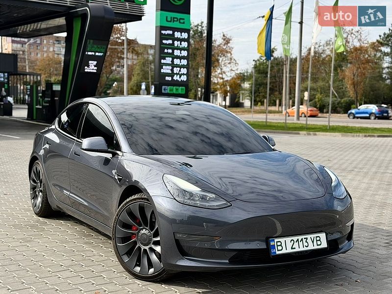 Седан Tesla Model 3 2022 в Кривому Розі