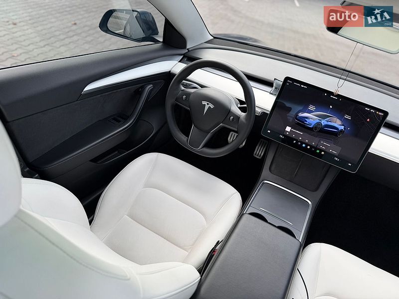 Седан Tesla Model 3 2022 в Кривому Розі