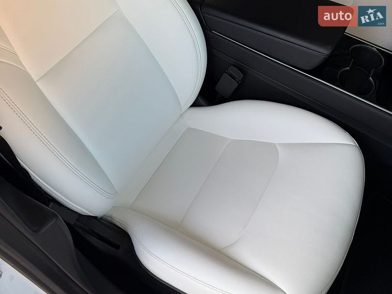 Седан Tesla Model 3 2019 в Одесі