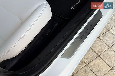 Седан Tesla Model 3 2019 в Одесі