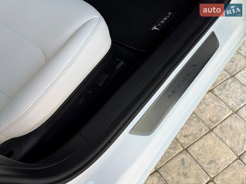 Седан Tesla Model 3 2019 в Одесі