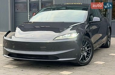 Седан Tesla Model 3 2024 в Дрогобичі