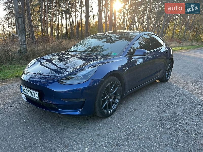 Tesla Model 3 2023