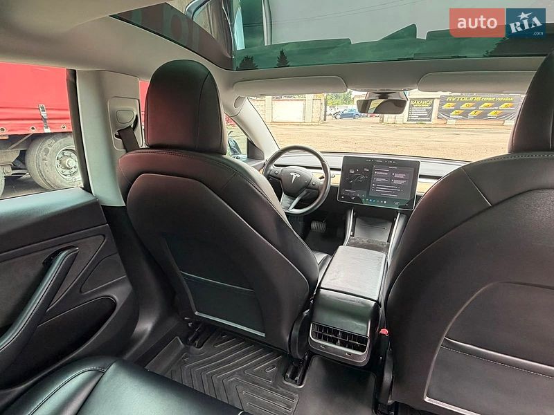 Седан Tesla Model 3 2019 в Кривом Роге
