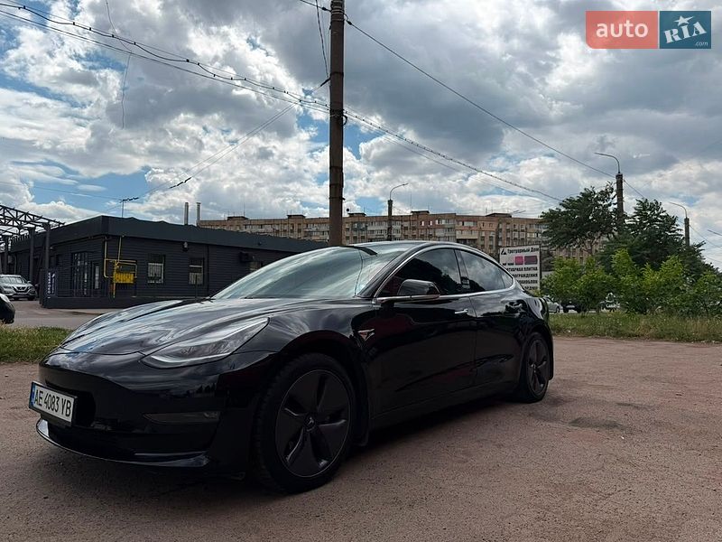 Tesla Model 3 2019