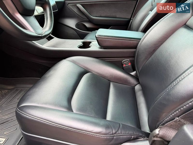 Седан Tesla Model 3 2019 в Кривом Роге