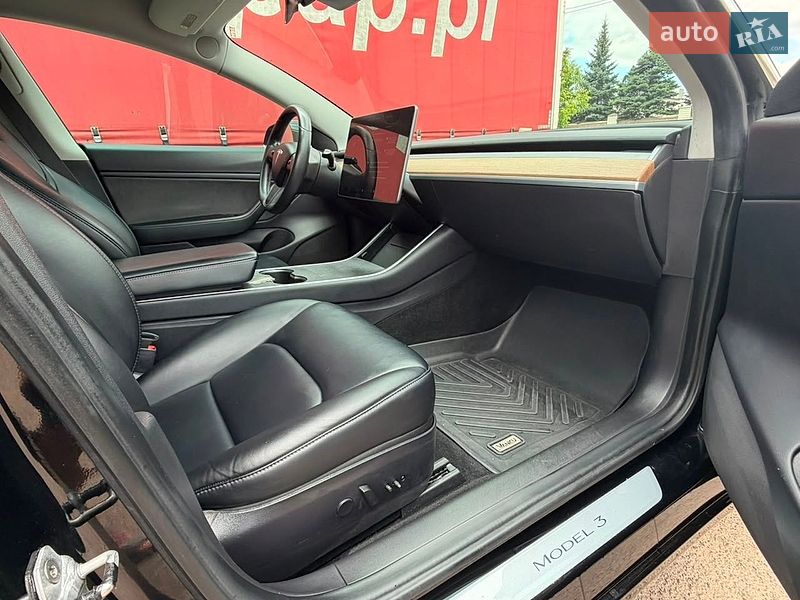 Седан Tesla Model 3 2019 в Кривом Роге