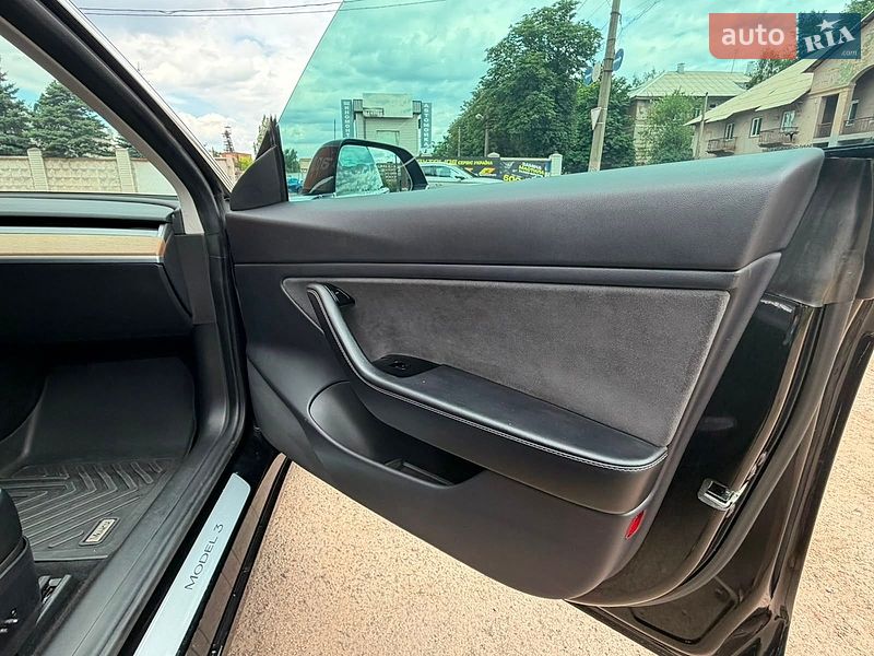 Седан Tesla Model 3 2019 в Кривом Роге