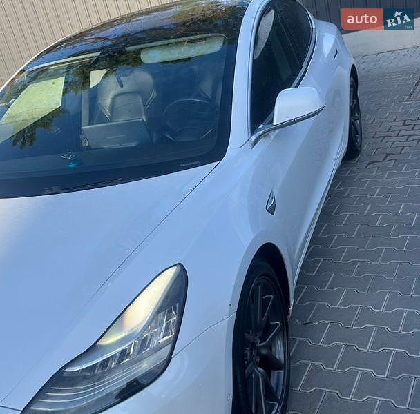 Седан Tesla Model 3 2018 в Луцьку