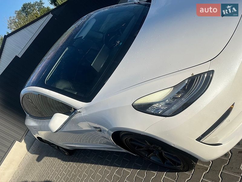 Седан Tesla Model 3 2018 в Луцьку