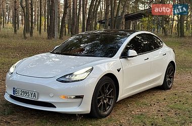 tesla model-3 2020 в Кременчуг от профессионального продавца Danil Petrov