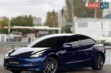 Седан Tesla Model 3 2022 в Николаеве