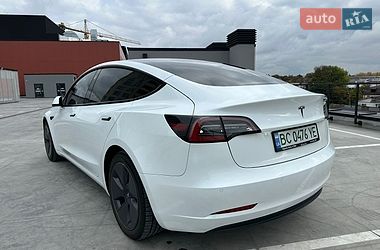 Седан Tesla Model 3 2022 в Львове