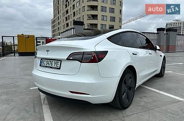 Седан Tesla Model 3 2022 в Львове