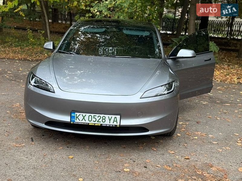 Tesla Model 3 2025