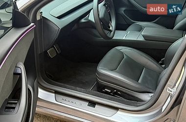Седан Tesla Model 3 2025 в Львові