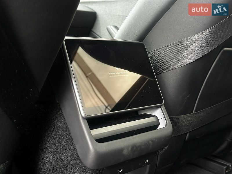 Седан Tesla Model 3 2025 в Львові