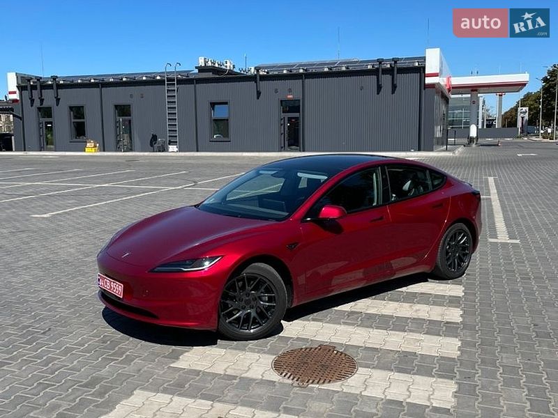 Седан Tesla Model 3 2025 в Кривому Розі