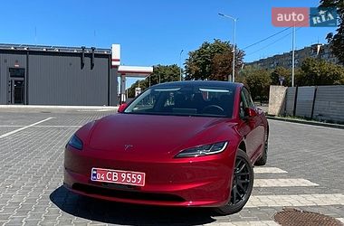 Седан Tesla Model 3 2025 в Кривому Розі