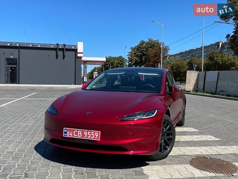 Седан Tesla Model 3 2025 в Кривому Розі