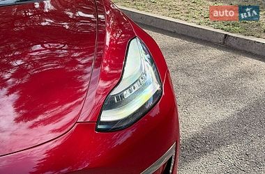 Седан Tesla Model 3 2018 в Львове