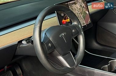Седан Tesla Model 3 2018 в Львове