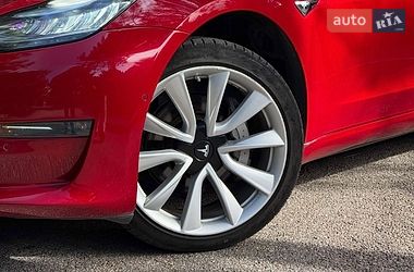 Седан Tesla Model 3 2018 в Львове