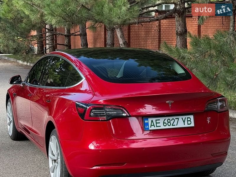 Седан Tesla Model 3 2018 в Львове