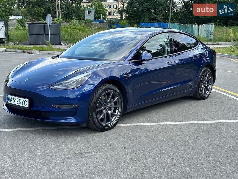 Tesla Model 3 2022