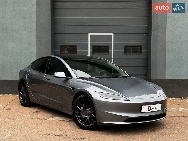 Седан Tesla Model 3 2024 в Киеве