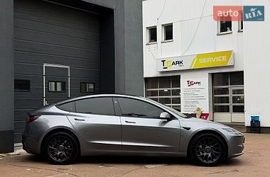 Седан Tesla Model 3 2024 в Києві