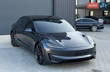 Седан Tesla Model 3 2024 в Дубно