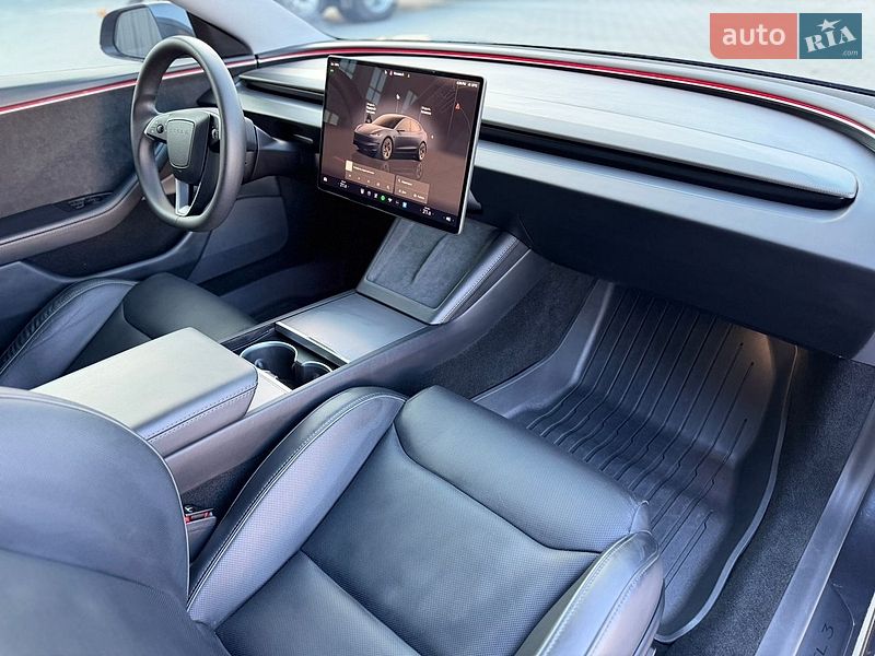 Седан Tesla Model 3 2024 в Дубно